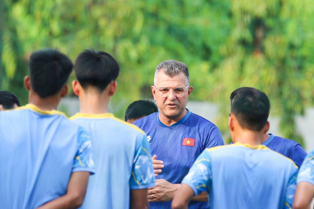 U17 Việt Nam tập huấn tại Hàn Quốc và UAE trước thềm World Cup - 1