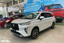 Hết thời "bia kèm lạc", Toyota Veloz Cross lần đầu bán đúng giá niêm yết