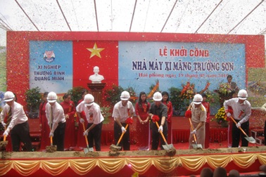 Nhà máy xi măng 290 tỷ đồng “bỗng dưng” thành đống sắt vụn