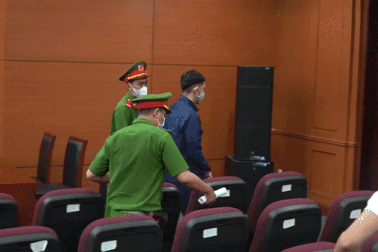 Cha ruột bé gái 8 tuổi lĩnh 8 năm tù