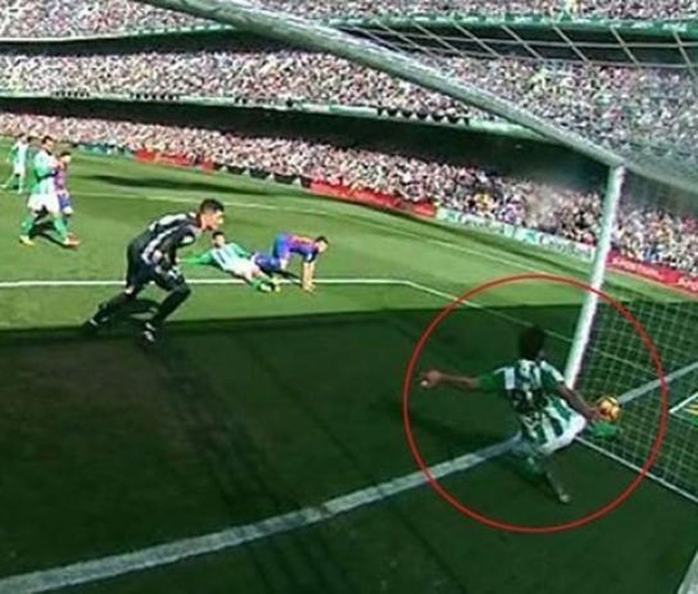 Real Madrid công kích, vấn đề trọng tài nóng rực trước trận gặp Barcelona - 2 Real Madrid công kích, vấn đề trọng tài nóng rực trước trận gặp Barcelona - 2