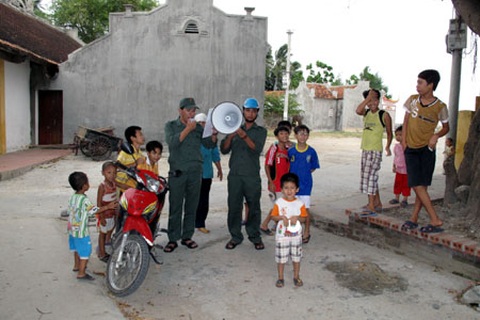 Vào nơi tâm bão sắp... đổ bộ
