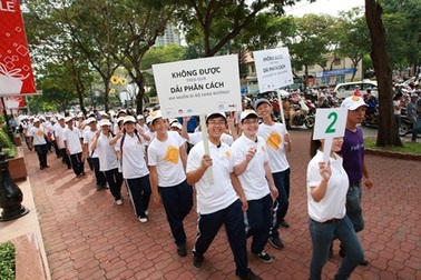 FedEx hưởng ứng an toàn giao thông cho trẻ em nhân ngày Quốc tế đi bộ đến trường