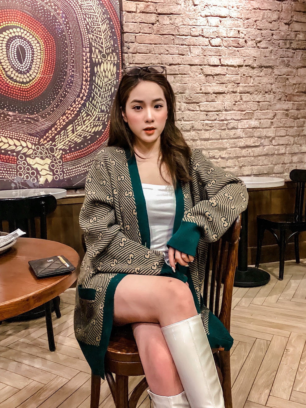 Lạ lùng hot girl rất xinh nhưng chẳng bao giờ cười khi chụp ảnh vì... tự ti - 9 Lạ lùng hot girl rất xinh nhưng chẳng bao giờ cười khi chụp ảnh vì... tự ti - 9