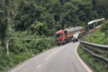 Đã tìm ra lái xe khách vượt ẩu suýt gây tai nạn trên đèo Bảo Lộc