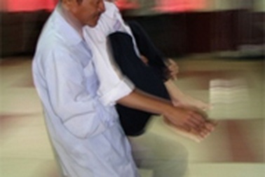 Một người lành “gánh” bốn người bệnh 