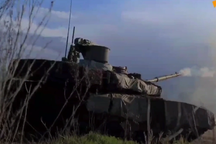 "Sát thủ chiến trường" T-90M Nga cận chiến xe tăng Ukraine ở Donbass