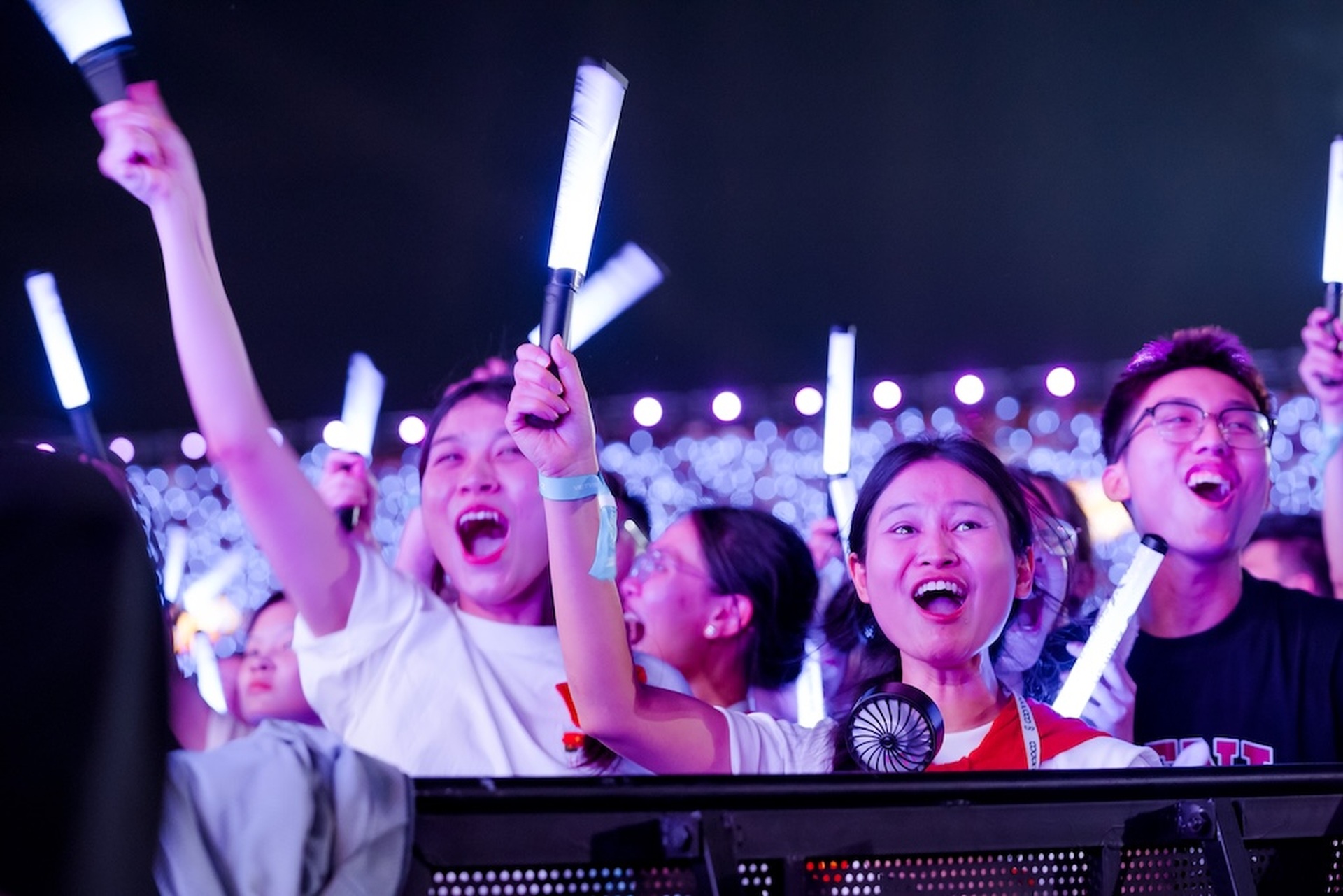 “V-Concert Rạng rỡ Việt Nam” kích hoạt Trung tâm Triển lãm Việt Nam - 6 “V-Concert Rạng rỡ Việt Nam” kích hoạt Trung tâm Triển lãm Việt Nam - 6
