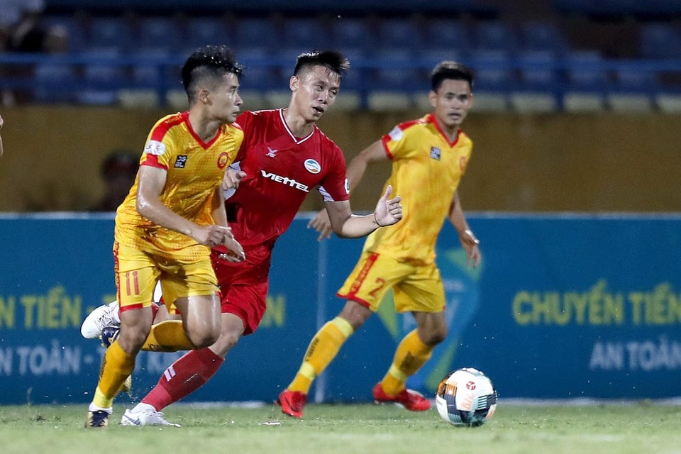 Phong độ trái ngược của Quế Ngọc Hải ở đội tuyển Việt Nam và V-League - 2 Phong độ trái ngược của Quế Ngọc Hải ở đội tuyển Việt Nam và V-League - 2