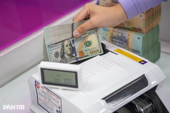 Tỷ giá USD tự do tăng, tạo khoảng cách với giá niêm yết ngân hàng