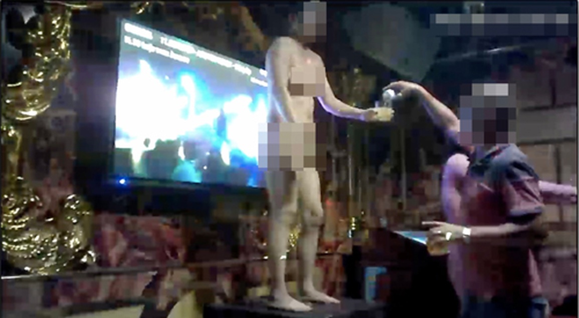 Vén màn dịch vụ quái đản núp bóng quán karaoke - 4 Vén màn dịch vụ quái đản núp bóng quán karaoke - 4