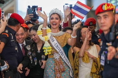 Hụt vương miện, người đẹp Thái Lan vẫn được chào đón nồng nhiệt khi về nước