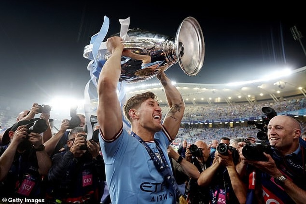 Khoảnh khắc cảm xúc trong ngày Man City lên ngôi vô địch Champions League - 9 Khoảnh khắc cảm xúc trong ngày Man City lên ngôi vô địch Champions League - 9
