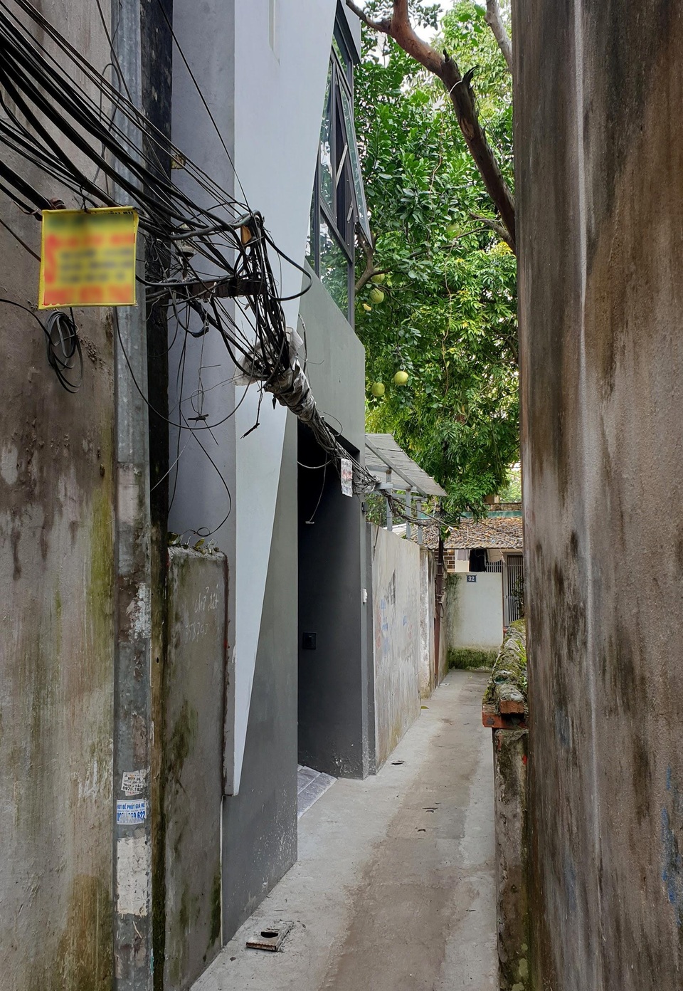 Nhà vát góc độc đáo, tràn ngập ánh sáng trong ngõ nhỏ ở Hà Nội - 1