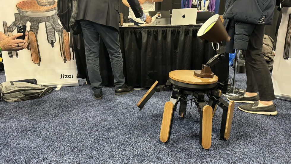 Loạt robot độc, lạ và ấn tượng trình diễn tại CES 2025 - 3 Loạt robot độc, lạ và ấn tượng trình diễn tại CES 2025 - 3