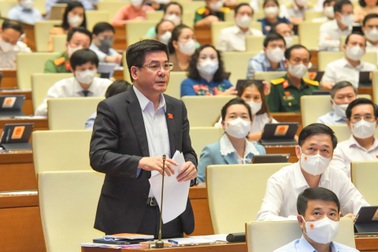 Bộ trưởng Công Thương: Phát triển quá nóng nguồn điện vừa qua gây lãng phí