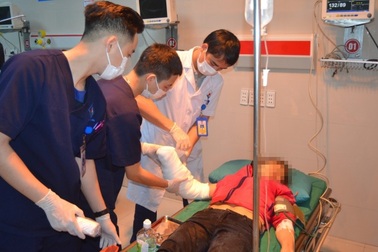 Bất cẩn khi lao động, người phụ nữ bị đứt lìa bàn tay phải