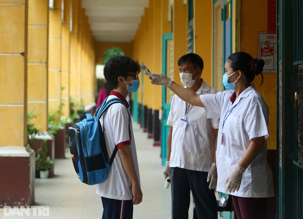 Sáng nay, gần 1 triệu thí sinh thi môn Ngữ Văn tốt nghiệp THPT - 5 Sáng nay, gần 1 triệu thí sinh thi môn Ngữ Văn tốt nghiệp THPT - 5