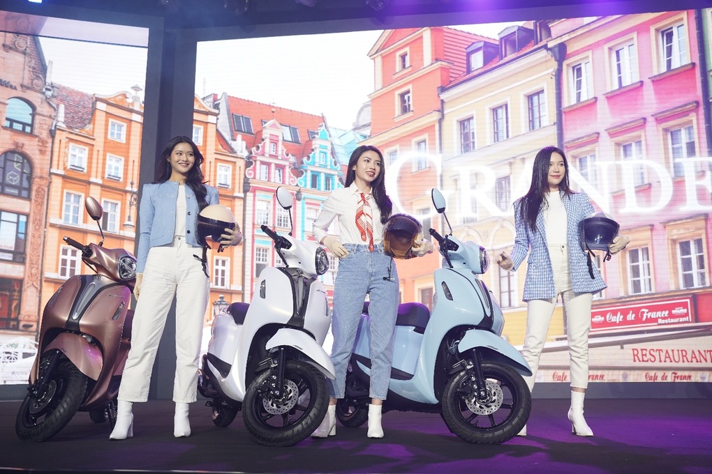 Yamaha khuấy động thị trường với mẫu xe tay ga Grande Hybrid hoàn toàn mới - 2 Yamaha khuấy động thị trường với mẫu xe tay ga Grande Hybrid hoàn toàn mới - 2