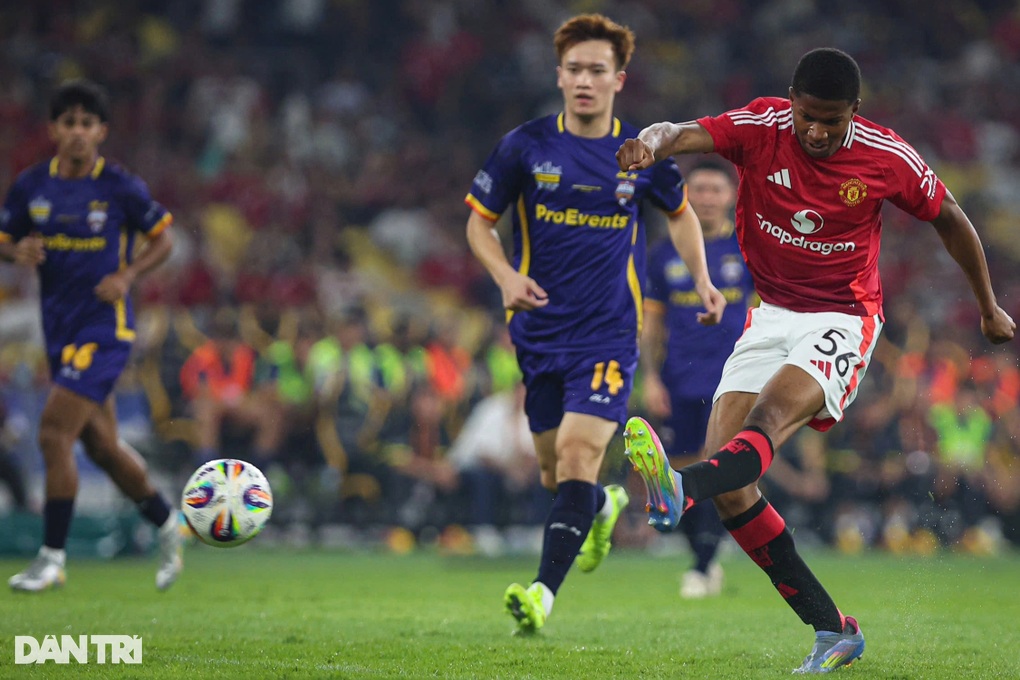 Báo Đông Nam Á nói thẳng về Man Utd sau trận thua ASEAN All-Stars - 2