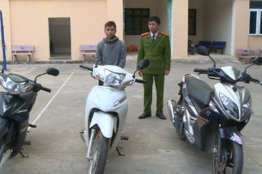 Trộm xe đạp trên đường bỏ chạy, phát hiện xe máy cướp luôn