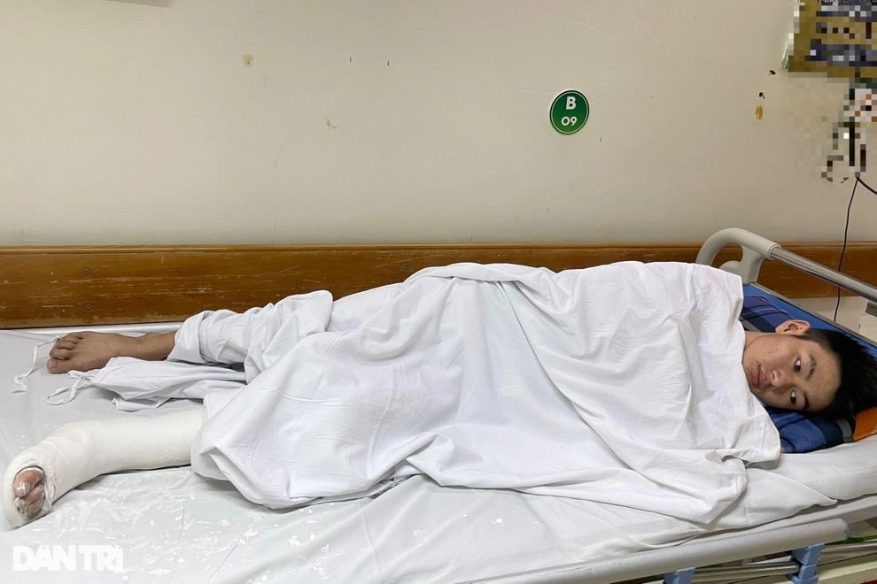 Xót xa số phận nghiệt ngã của cậu bé người Dao làm phụ hồ nuôi em gái nhỏ - 4 Xót xa số phận nghiệt ngã của cậu bé người Dao làm phụ hồ nuôi em gái nhỏ - 4