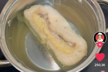 Cháo bánh chưng - món ăn độc lạ gây sốt trong giới trẻ