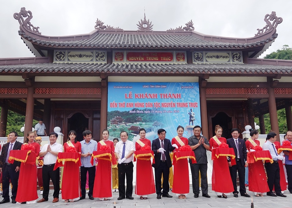 Khánh thành Đền thờ Anh hùng dân tộc Nguyễn Trung Trực - 1 Khánh thành Đền thờ Anh hùng dân tộc Nguyễn Trung Trực - 1