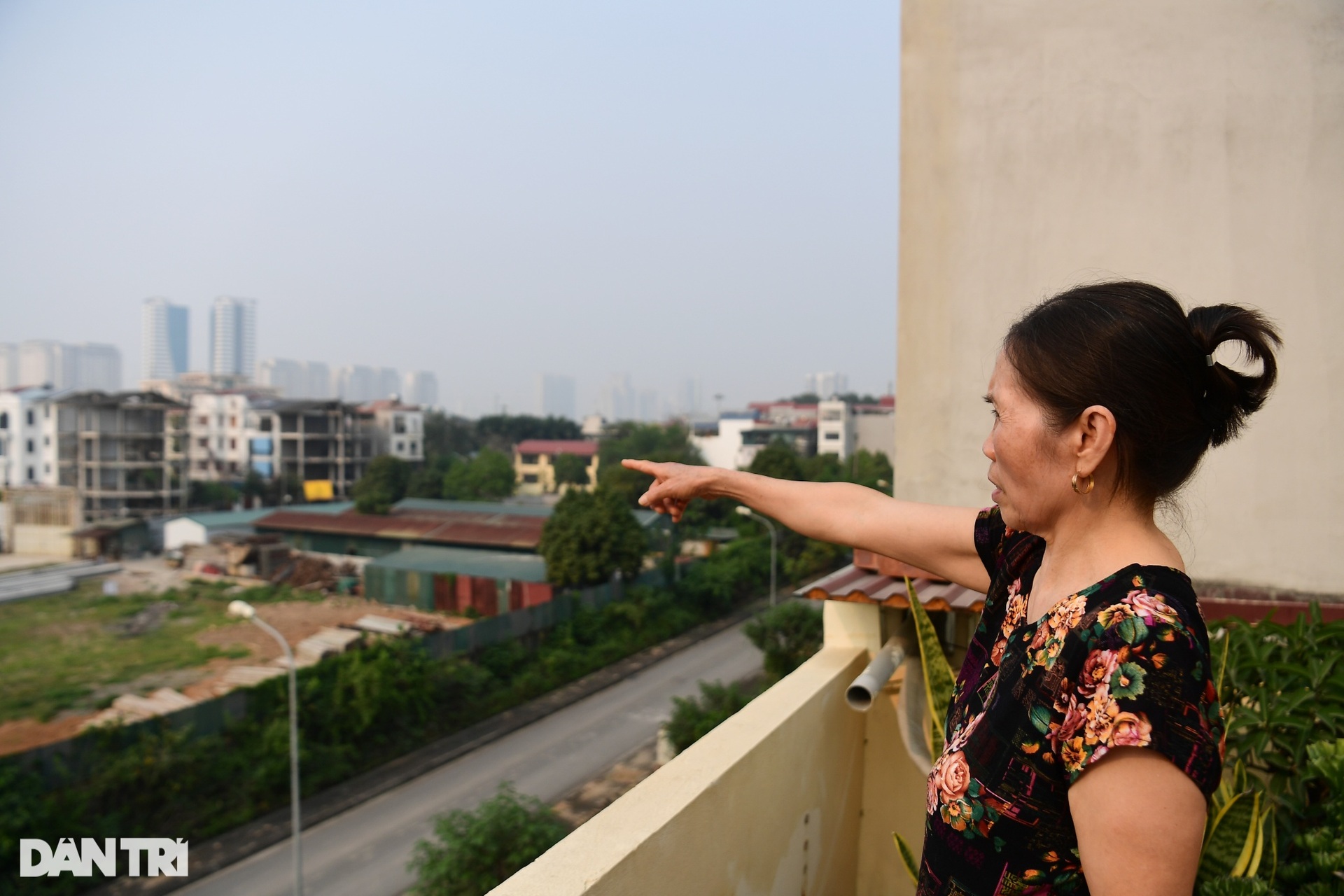 Hà Nội: Hàng loạt nhà rạn nứt phải chống nạng, dân mất ăn mất ngủ - 4 Hà Nội: Hàng loạt nhà rạn nứt phải chống nạng, dân mất ăn mất ngủ - 4