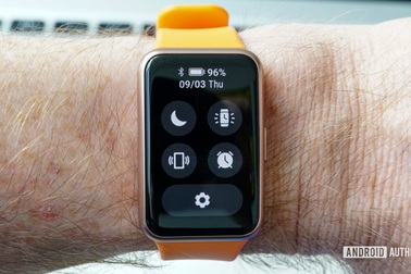 Huawei ra mắt đồng hồ giống Apple Watch tại IFA 2020