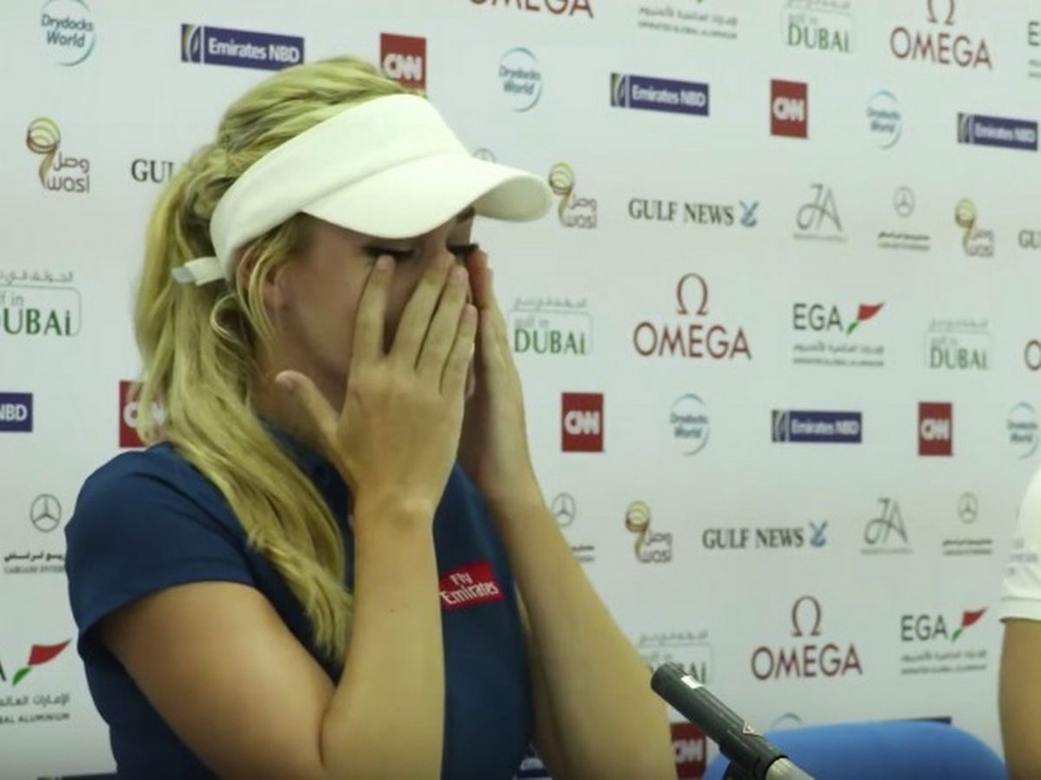 Nữ thần sân golf đau lòng nhớ lại scandal tống tiền bằng ảnh nóng - 2 Nữ thần sân golf đau lòng nhớ lại scandal tống tiền bằng ảnh nóng - 2
