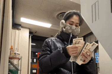 Cô gái Việt nghẹn ngào chia sẻ lý do lương thấp vẫn cố bám trụ Nhật