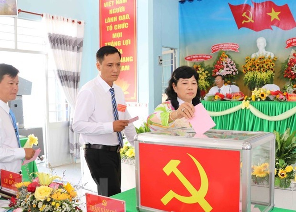 Từ “mã bên ngoài” nghĩ về sự thận trọng, tinh tường trong chọn cán bộ - 2 Từ “mã bên ngoài” nghĩ về sự thận trọng, tinh tường trong chọn cán bộ - 2