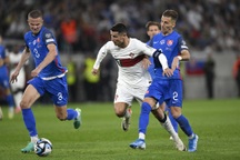 Tây Ban Nha thắng Georgia 7-1, Bồ Đào Nha đánh bại Slovakia
