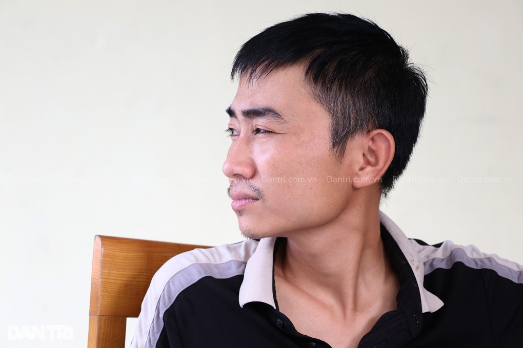 Người đàn ông trụ cột mù một mắt thừa bệnh tật, thiếu đủ thứ - 1 Người đàn ông trụ cột mù một mắt thừa bệnh tật, thiếu đủ thứ - 1
