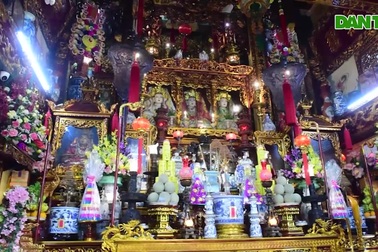 Ba di tích nằm ẩn mình trong ngõ vừa một người đi