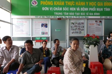 Người bệnh đến khám chữa tại bệnh viện quận huyện tăng cao
