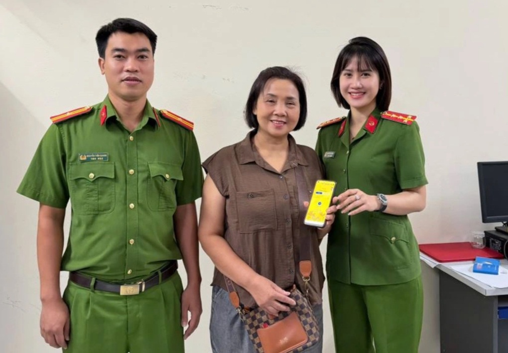 Người phụ nữ nhận lại 130 triệu đồng chuyển nhầm cách đây hơn 2 tháng - 1 Người phụ nữ nhận lại 130 triệu đồng chuyển nhầm cách đây hơn 2 tháng - 1