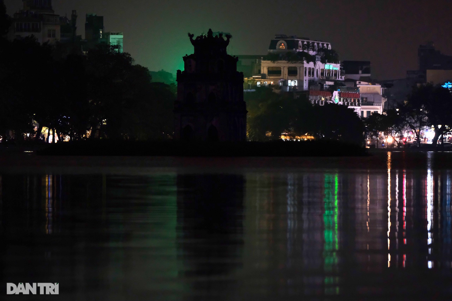 Hình ảnh ấn tượng tại lễ tưởng niệm đồng bào đã mất trong đại dịch Covid-19 - 36