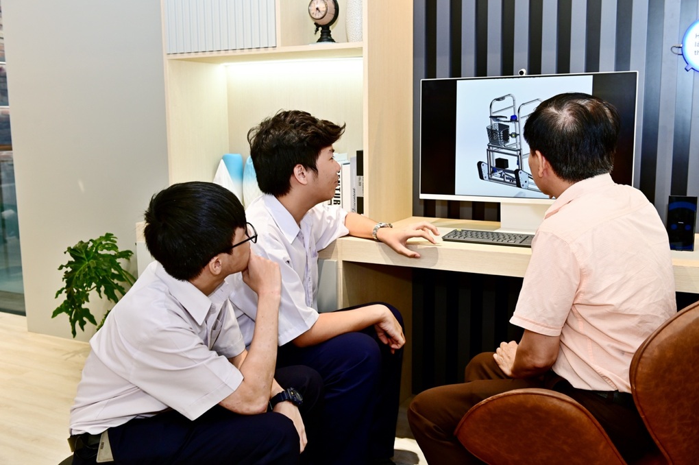 Top 10 Solve for Tomorrow 2022 sẵn sàng thể hiện tài năng trong ngày chung kết - 2 Top 10 Solve for Tomorrow 2022 sẵn sàng thể hiện tài năng trong ngày chung kết - 2