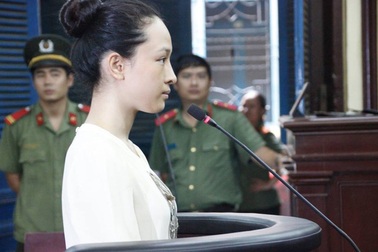 Tiếp tục đề nghị truy tố hoa hậu Phương Nga tội lừa đảo