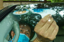 Ô tô mới được miễn kiểm định, có cần chụp ảnh xe và có mất phí đăng kiểm?