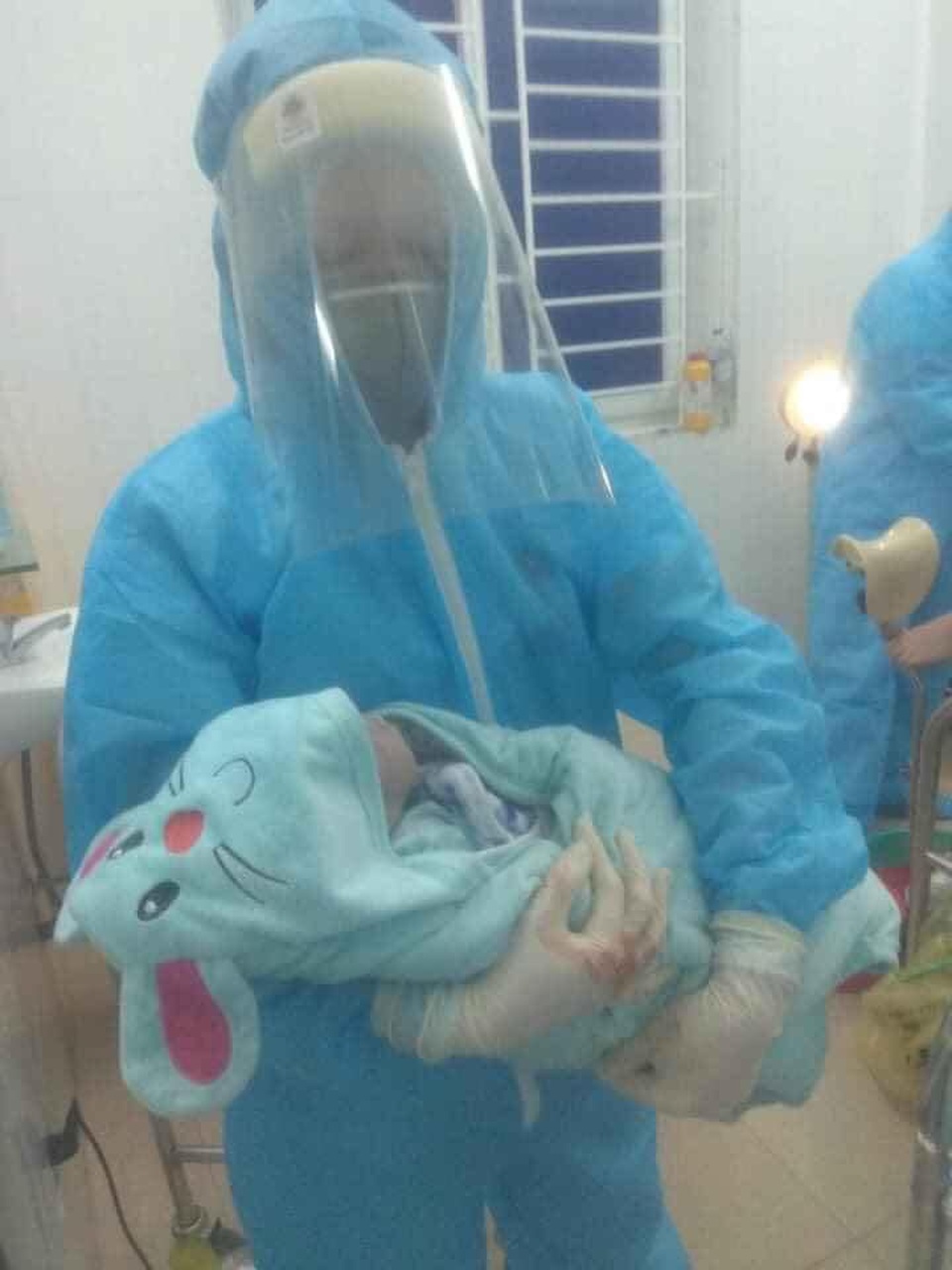 Công dân đặc biệt chào đời trong khu cách ly - 1 Công dân đặc biệt chào đời trong khu cách ly - 1