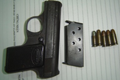 Bắt đối tượng “bỏ quên” súng ở UFO Club