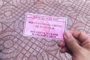 Mua thẻ "shipper áo xanh" trên mạng để đi giao hàng