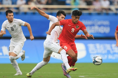 Đội nhà bị tước bàn thắng, HLV Olympic Indonesia chỉ trích trọng tài