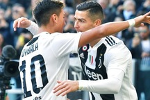 C.Ronaldo rực sáng, Juventus lập kỷ lục vĩ đại
