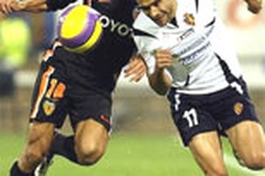 Valencia hồi sinh, Bilbao gây "sốc" tại Riazor