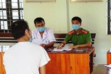 Người đàn ông bị phạt 3,5 triệu đồng vì trèo tường trốn khỏi khu cách ly