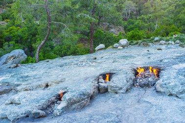 Bí ẩn ngọn núi có lửa cháy suốt nghìn năm ở Thổ Nhĩ Kỳ
